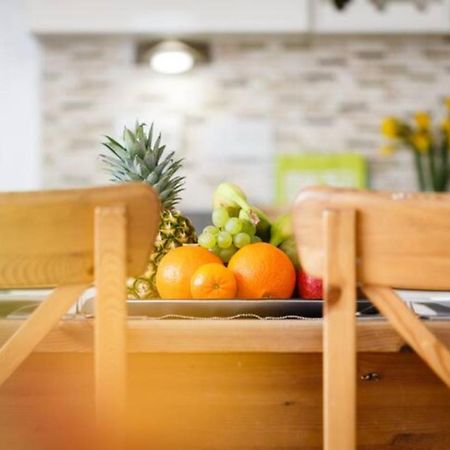 Contemporary Trumpington Apartment With Self Check-In ,Free On-Site Parking, Terrace, Super Fast Wifi & 5 Mins Drive To Papworth & Addenbrookes Hospitals Cambridge  Bagian luar foto