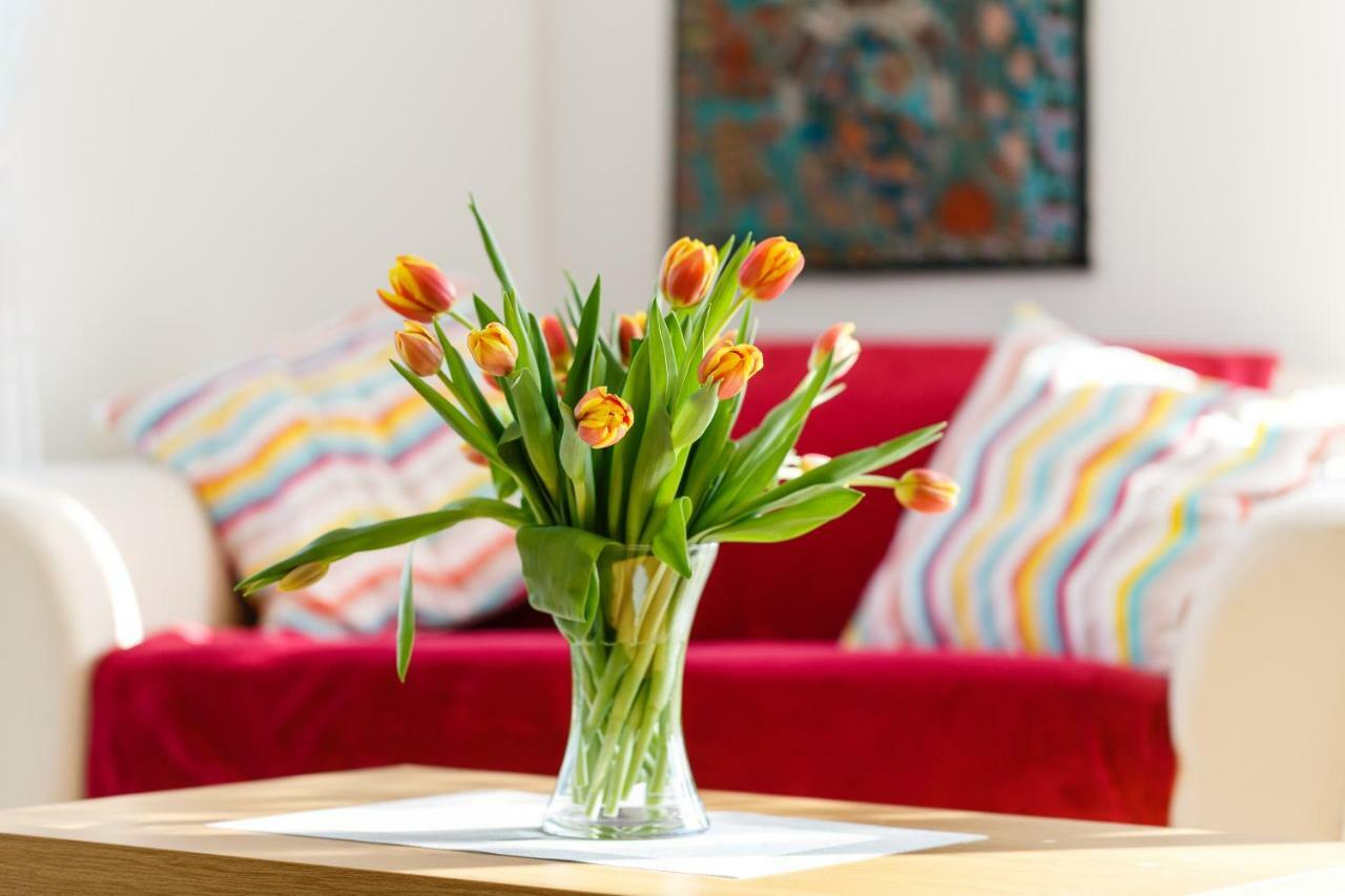 Contemporary Trumpington Apartment With Self Check-In ,Free On-Site Parking, Terrace, Super Fast Wifi & 5 Mins Drive To Papworth & Addenbrookes Hospitals Cambridge  Bagian luar foto